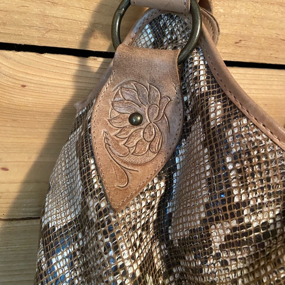 STS Ranchwear Tan and Cream Hobo Bag - Picture 10 of 16
